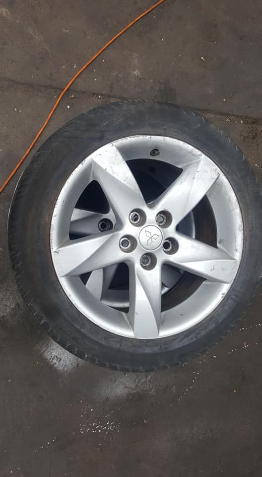 ARO MAS LLANTA MITSUBISHI ECLIPSE 2005 AL 2012